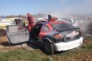 Foto: Gentileza/Prensa APAT Terrible. Así fue como quedó el Ford Focus del cordobés Pablo Piumetto, en los primeros metros de la final de la 3.