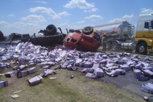 ELLITORAL_10752 |  Gustavo Rabellino Choque de camiones en la ruta 19.