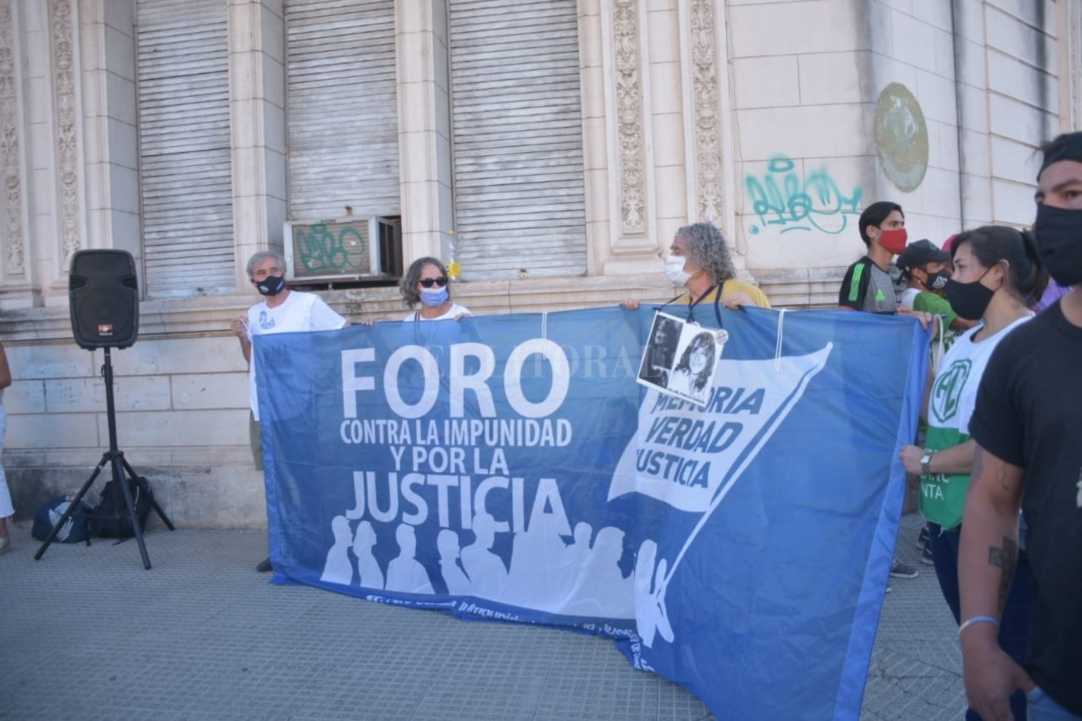 Se realizó en nuestra ciudad la marcha contra los miembros de la Corte Suprema. La convocatoria a la denominada marcha 1F en contra de los miembros del máximo tribunal de justicia del país se llevó a cabo en las puertas de los Juzgados Federales de 9 de Julio y Monseñor Zaspe.