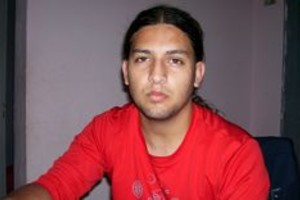 ELLITORAL_10145 |  Danilo Chiapello Maximiliano López (17) cree que lo de su hermano fue un ataque dirigido.  Estaba repleto de gente, sin embargo únicamente lo atacaron a el , opinó.