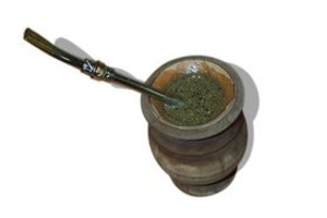 Archivo El Litoral Con bombilla, a partir de los 21 años. Antes la preferencia es la del mate cocido, según el estudio.