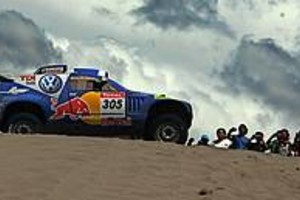 EFE Giniel De Villiers (VW), nuevo puntero del Dakar