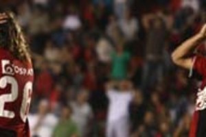 Mercedes Pardo Gandín y Morales lamentan una derrota que ubica a Colón en una situación de alto riesgo.