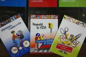 Alejandro Villar. El cuadernillo se repartirá en 21 instituciones educativas para que los chicos jueguen y aprendan.