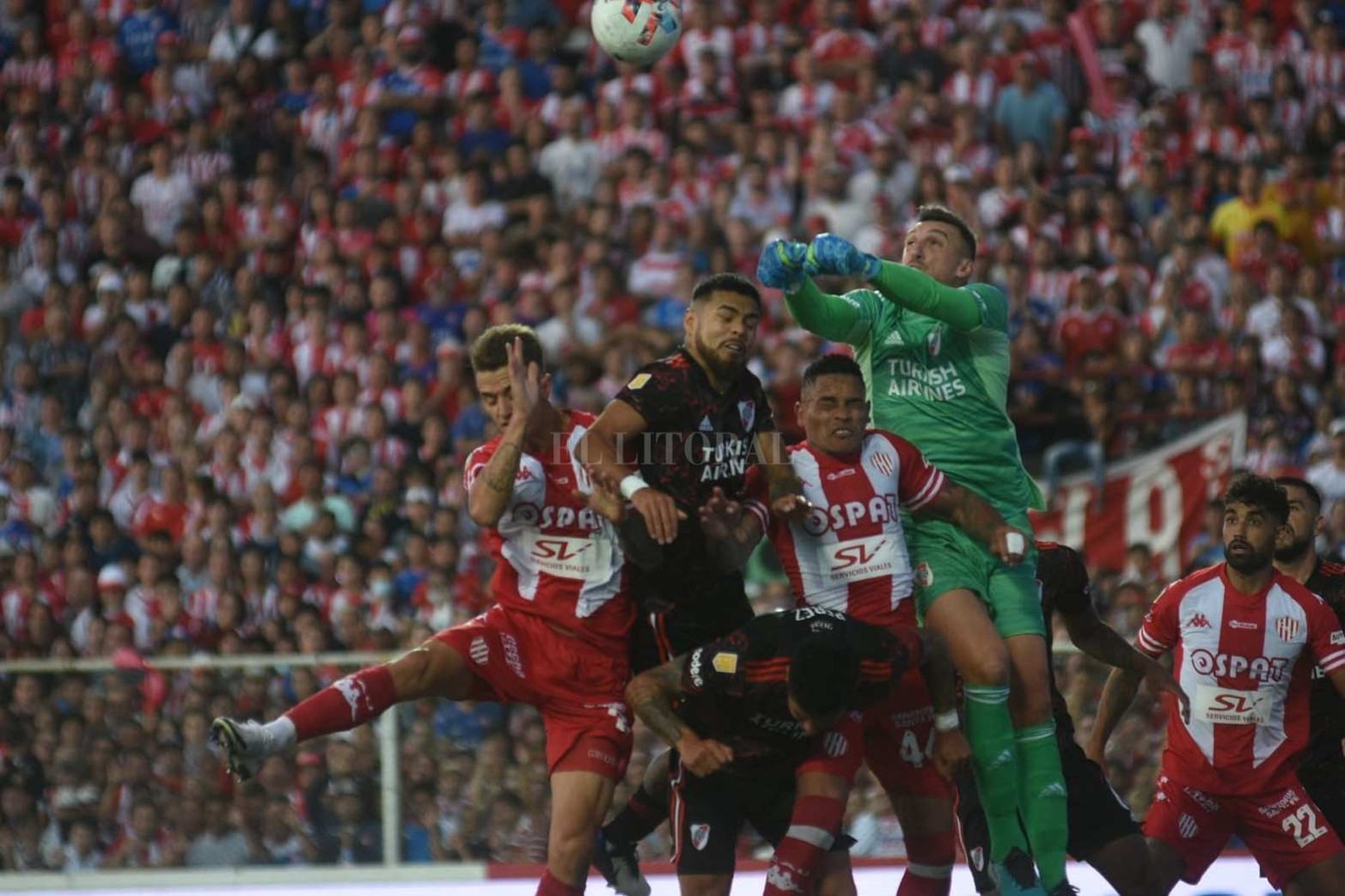 Histórico. Unión en la primera fecha le pudo ganar a River 1 a 0 de local. Hacía de 1989 que no lo podía hacer.