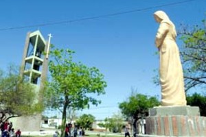 FOTO N. GALLEGOS, PARROQUIA SANTA RITA, 25-09-04, ---