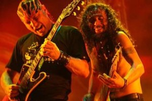 Archivo El Litoral. Telam Buenos Aires 18-11-07El grupo rockero La Renga presentó anoche su disco doble "Trueno-tierra", con un concierto en el Autódromo Oscar Gálvez. Foto:Prensa La Renga/Telam/cf