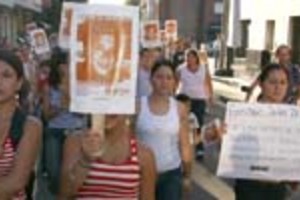 Flavio Raina Familiares y amigos marcharon a la Jefatura de Policía para pedir respuestas