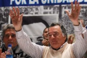 PABLO AHARONIAN DYN40, BUENOS AIRES 08/07/08, LOS GREMIOS LIDERADOS POR LUIS BARRIONUEVO CONFORMARON HOY SU PROPIA CONFEDERACION GENERAL DEL TRABAJO, LA "AZUL Y BLANCA",  EN FORMA PARALELA A LA ENCABEZADA POR EL CAMIONERO HUGO MOYANO.FOTO:DYN/PABLO AHARONIAN/STR.
