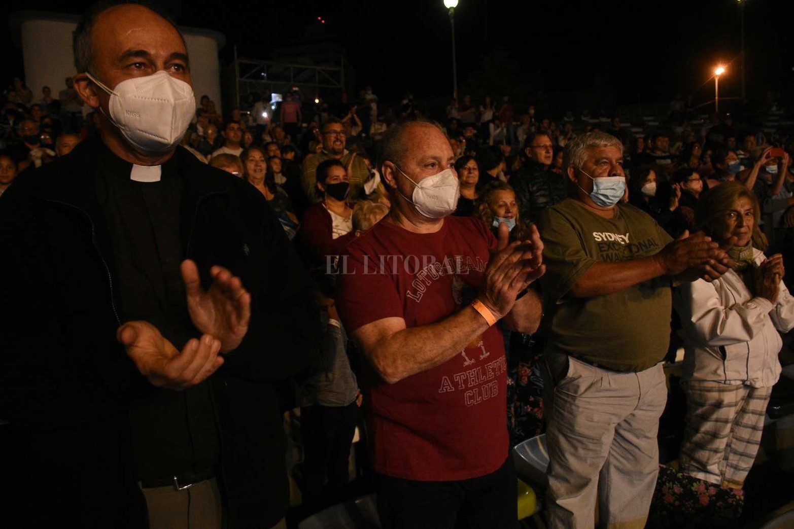 Solidaridad. El Festival Folklórico de Guadalupe brilló en el Anfiteatro "Juan de Garay". Fueron tres noches solidarias durante las cuales vecinos y vecinas de la ciudad se acercaron para disfrutar de la música y hacer su aporte.
