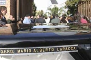 ELLITORAL_1984 |  El Litoral Doloroso adiós a Laracca, en el Cementerio Municipal de nuestra ciudad