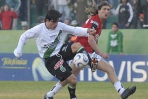 ELLITORAL_1892 | Más grande, más corre. Claudio Enría fue uno de los destacados en un Colón que dejó todo en la cancha. Foto Telam.