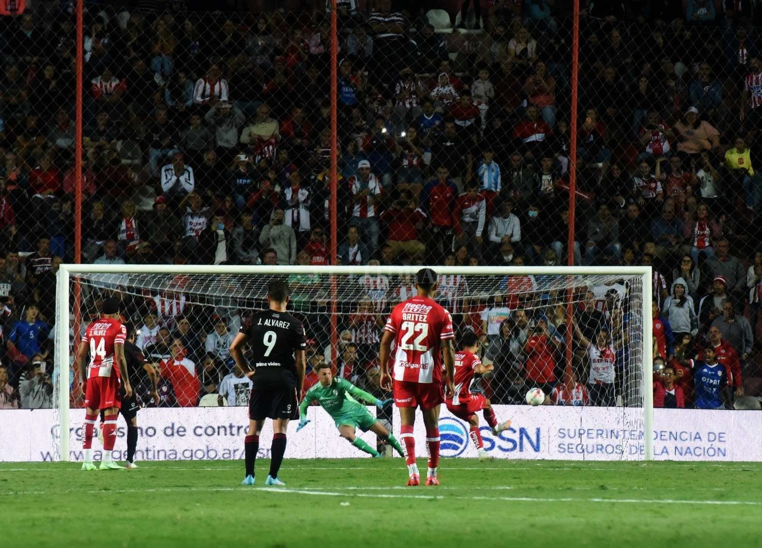 Luna Diale ya la tiró al palo izquierdo del arquero Armani. Era el 1 a 0 apenas 12 minutos del segundo tiempo.