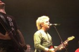 ELLITORAL_6121 | Archivo El Litoral QUILMES ROCK: "LOS PERICOS".- 4-9-04.- FOTO M.PARDO