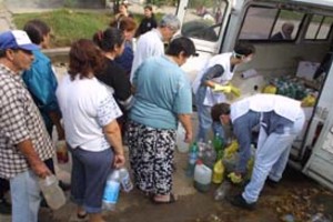 Archivo. El Ministerio de Salud confirmó que la acidez y alcalinidad del agua en distintos barrios revelaban un alto riesgo de exposición para contraer leptospirosis.