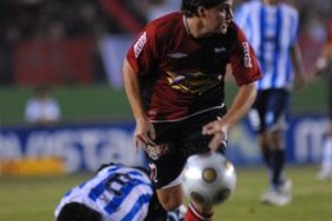 Mauricio Garín Marcelo Guerrero jugará su segundo encuentro como titular. Colón espera que alguien se destape y que no todo recaiga en la capacidad goleadora de Fuertes.