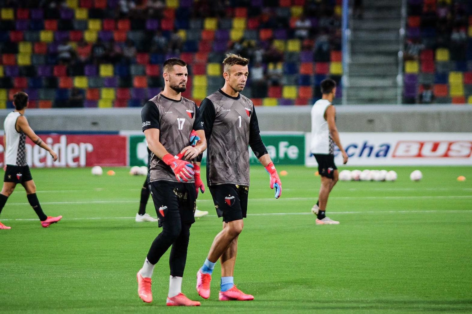 Colón le ganó 2 a 0 a Central Córdoba de Santiago del Estero y quedó segundo en la tabla con siete puntos, transcurridas tres fechas.