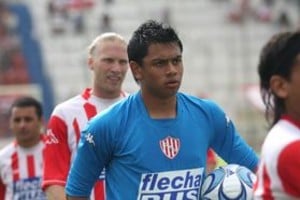 Pablo Aguirre Todos aprecian en Unión a Luis Ojeda, pero coinciden en que este tirón de orejas que le hace la dupla Catinot-Altamirano debe servirle para volver a poner los pies sobre la tierra. Apenas tiene 19 años.