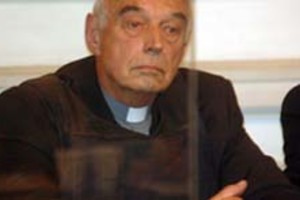 Télam El rostro de Von Wernich, el rostro de un sacerdote presunto represor