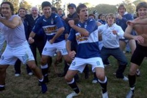 ELLITORAL_15723 |  Alejandro Moritz/Télam Gimnasia y Esgrima La Plata venció hoy a Atlético de Rafaela 3 a 0, en el partido de vuelta de la Promoción de Primera A-B Nacional, y pudo mantener la categoria