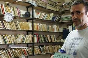 ELLITORAL_18765 |  Archivo El autor. El escritor santafesino Sergio Ferreira estará acompañado de músicos, escritores y artistas invitados a participar de la presentación de su nueva obra