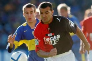 ELLITORAL_51 |  Amancio Alem Ya lo conoce. Cuando el  Coco  Basile estuvo en Colón, lo tuvo a Píccoli entre sus dirigidos. El técnico del seleccionado sigue de cerca al jugador rojinegro.