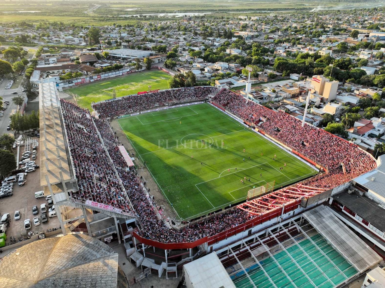 Desde el drone de diario El Litoral. La vistas del histórico día. Hacia de 1989 que no le ganaba a Unión de local.