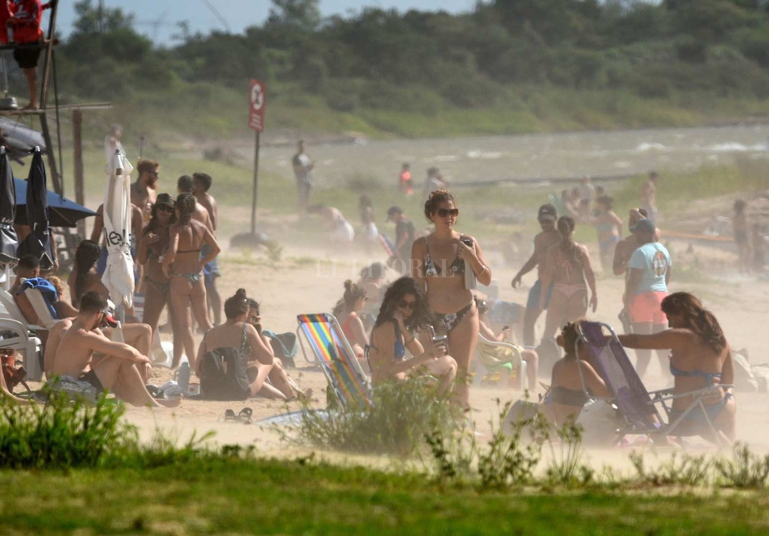 Además del sol y las nubes, el viento fue el protagonista principal en la tarde del sábado.