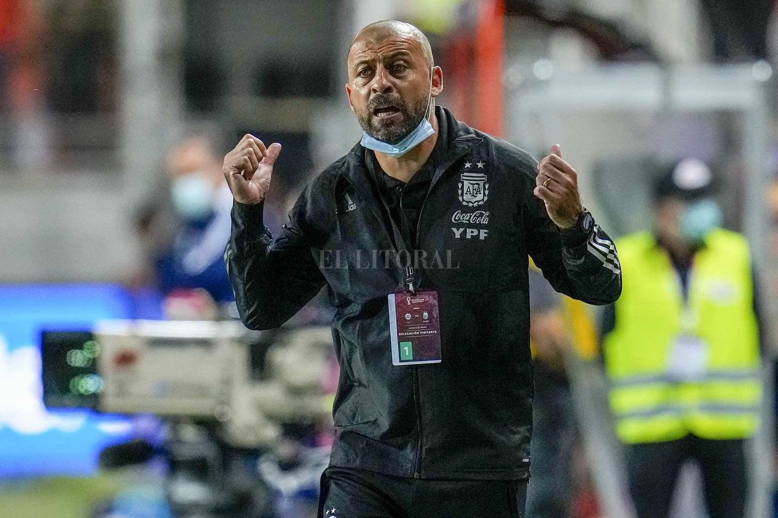 Por las eliminatoria para ingresar al Mundial de fútbol, Argentina venció 2 a 1 a Chile. Lleva 28 partidos sin perder.