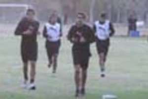 Flavio Raina. Con el frío a cuestas. Esta tarde volvía Colón a los entrenamientos, tras varios días de descanso. El crudo clima que tenemos en la ciudad no es el preferido, pero los jugadores deberán someterse a las tareas de pretemporada.