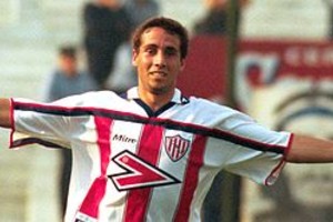 Guillermo Di Salvatore Demasiado desgaste se produjo entre el padre de Matías Donnet ?que es su representante? y los dirigentes de Unión. Ahora, se produjo una situación insólita y pasaron las partes a un cuarto intermedio.