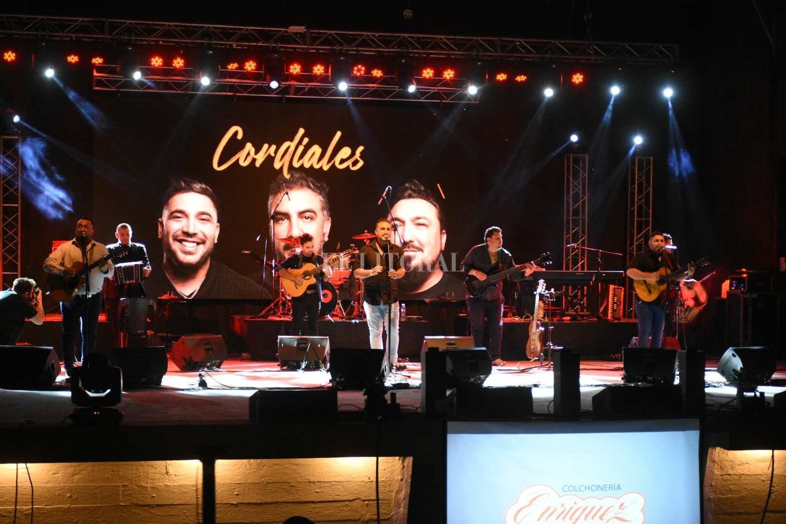 Solidaridad. El Festival Folklórico de Guadalupe brilló en el Anfiteatro "Juan de Garay". Fueron tres noches solidarias durante las cuales vecinos y vecinas de la ciudad se acercaron para disfrutar de la música y hacer su aporte.