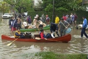 ELLITORAL_13896 | Archivo El Litoral El 29 de abril de 2003 un tercio de la ciudad quedó bajo las aguas del río Salado, al ingresar por una brecha del terraplén inconcluso.