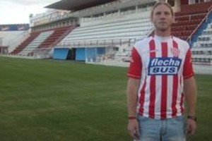 Genitleza prensa Unión Bienvenido. El  lungo  Gonzalo Peralta llegó a Santa Fe proveniente de Estados Unidos para incorporarse a las filas de Unión y tratar de acomodar la defensa del plantel.