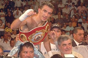 Agencia AFP Toma distancia. El púgil de Chubut hizo una gran pelea para ingresar de manera indeleble en la historia del boxeo nacional.