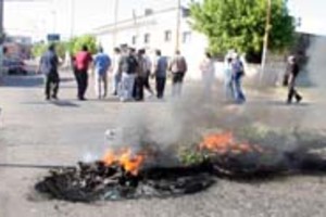 Di Salvatore Delegados de reparticiones se manifestaron en Pasaje Irala y Eva Perón