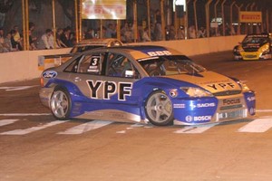 Pablo Aguirre TC2000 por la noche y en el nuevo callejero santafesino