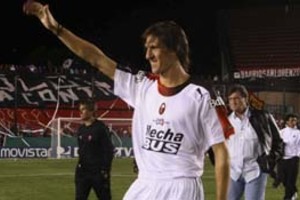 Luis Cetraro Seguro I. Esteban González volverá a la titularidad el próximo domingo ante Godoy Cruz de Mendoza.  Teté  es clave en el medio.