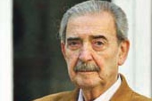 Victor Lerena MD98. MADRID, 29/11/07.- Fotografía de archivo del 27/10/05 del poeta argentino Juan Gelman que ha ganado hoy el Premio Cervantes 2007, considerado el galardón más importante de las letras hispanas y concedido por el Ministerio español de Cultura en reconocimiento al conjunto de la obra de un escritor. EFE/Victor Lerena