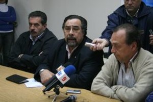 Guillermo Di Salvatore. Forconi, Campanella y Fernández, en un momento de la conferencia de prensa brindada hoy.