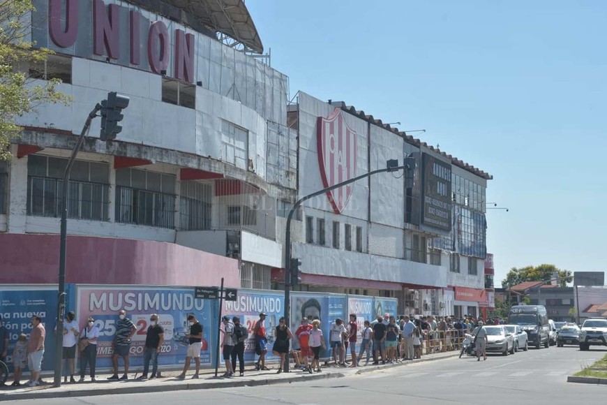 Unión vs. River: las fotos de la venta de entradas