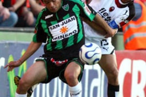 Luis Cetraro - Telam Télam Santa Fe, 29/09/07- Por la 11ª fecha del Torneo Apertura de la máxima categoría del fútbol argentino, empataron 1 a 1, Colón y San Martín de San Juan Foto: Luis Cetraro/Télam/cl