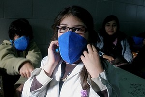 MARTIN ZABALA Alumnos de la Escuela N° 36 de Avellaneda de Buenos Aires reciben una clase sobre Gripe A.
