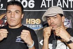 Archivo El Litortal La foto previa a la pelea, el de la derecha es Arturo  El Trueno  Gatti.