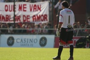 Pablo Aguirre Laureano Tombolini fue silbado por la parcialidad rojiblanca ya que antes de jugar para Instituto fue el arquero de Colón.