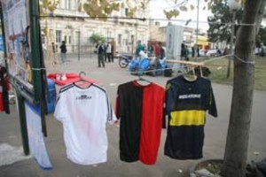 Salva Los puesteros se instalaron por un rato en la plaza España