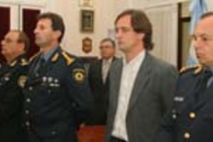 Di Salvatore Leegstra, Peters y Cáceres, en la breve ceremonia de asunción.