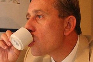 Alejandro Villar Un café con el presidente. En El Litoral, Lerche se animó a decir que le encantaría verlo a Fuertes con la ¿20? de la Selección, aunque sea por ese partido del 20.