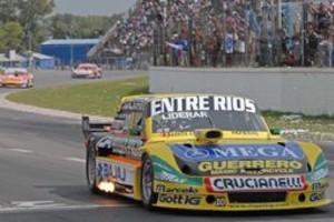 Télam Martínez voló hoy en el autódromo capitalino.