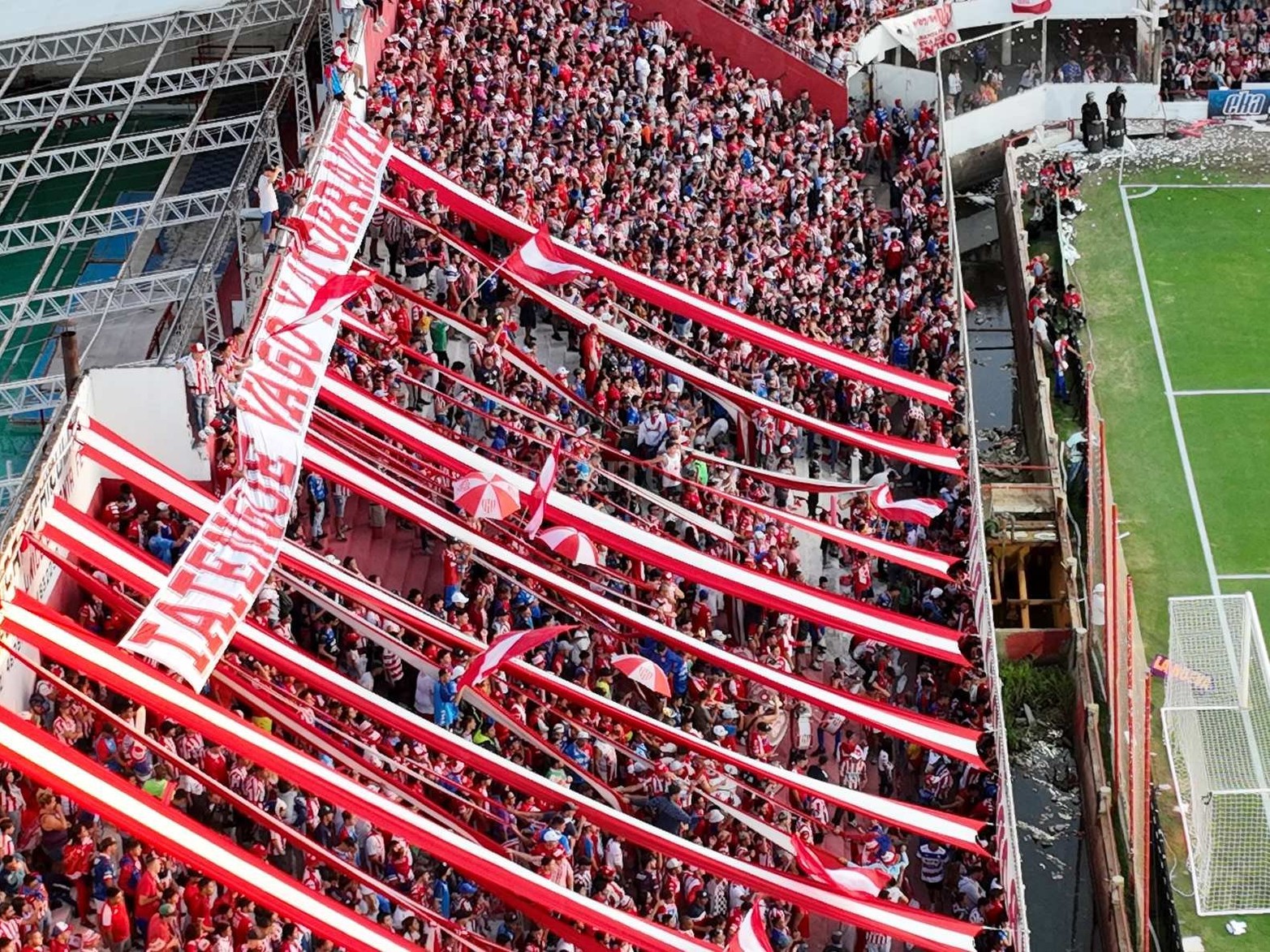 Desde el drone de diario El Litoral. La vistas del histórico día. Hacia de 1989 que no le ganaba a Unión de local.